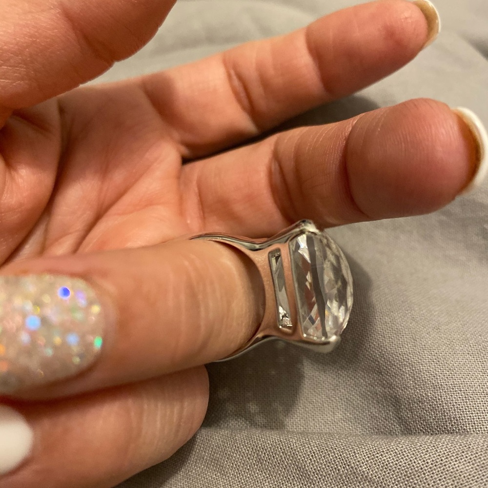 Ring - Picture 4 of 5